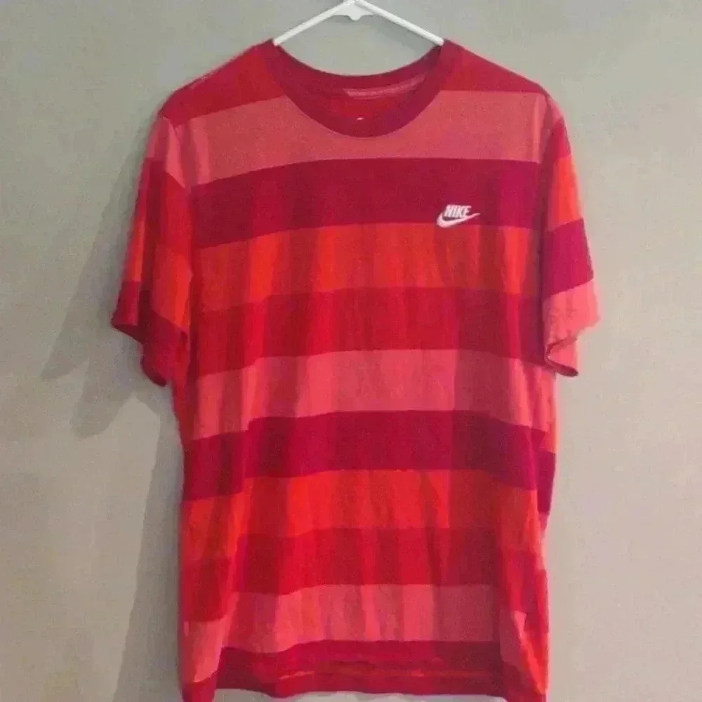 The Nike Tee wide‎ stripe 3 shades of red short sleeve mens large